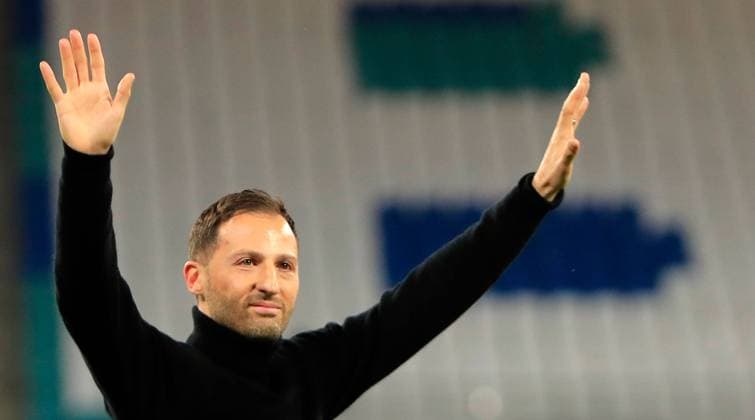 Sport Themen der Woche KW16 Sport Bilder des Tages 20.04.2022, xfrx, Fussball DFB Pokal Halbfinale, RB Leipzig - 1. FC Union Berlin emspor, v.l. Jubel Freude über den Sieg Trainer Domenico Tedesco (RB Leipzig) (DFL DFB REGULATIONS PROHIBIT ANY USE OF PHOTOGRAPHS as IMAGE SEQUENCES and or QUASI-VIDEO) Red Bull Arena *** 20 04 2022, xfrx, football DFB Pokal semifinal, RB Leipzig 1 FC Union Berlin emspor, v l jubilation joy of victory coach Domenico Tedesco RB Leipzig DFL DFB REGULATIONS PROHIBIT ANY USE OF PHOTOGRAPHS as IMAGE SEQUENCES and or QUASI VIDEO Red Bull Arena