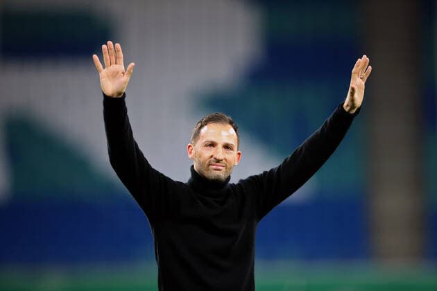 20.04.2022, Fussball DFB Pokal 2021 2022, Halbfinale, RB Leipzig - 1. FC Union Berlin, in der Red Bull Arena Leipzig. Trainer Domenico Tedesco (RB Leipzig) nach dem Spiel glücklich bei den Fans
