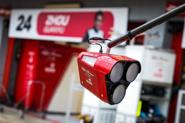 Alfa Romeo F1 Team ORLEN, ambiance pitstop light during the Formula 1 Grand Premio del Made in Italy e dell Emilia-Romagna 2022, 4th round of the 2022 FIA Formula One World Championship, WM, Weltmeisterschaft on the Imola Circuit, from April 22 to 24, 2022 in Imola, Italy - F1 - EMILIA ROMAGNA GRAND PRIX 2022 DPPI Panoramic  20220421_GOOD9446