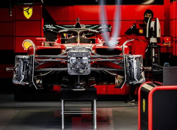 IMOLA - An engineer views the car of Charles Leclerc (Ferrari) at the Autodromo Enzo e Dino Ferrari in Imola ahead of the Emilia Romagna F1 Grand Prix. REMKO DE WAAL GP Emilia - Romagna 2022 2022 xVIxANPxSportx xxANPxIVx