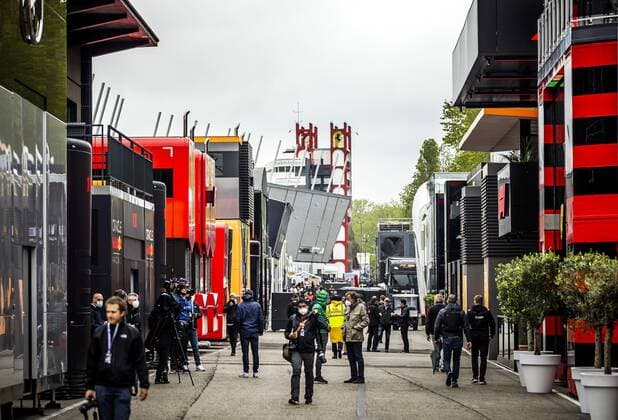 2022-04-21 13:20:57 IMOLA - The Formula 1 paddock at the Autodromo Enzo e Dino Ferrari in Imola prior to the Emilia Romagna F1 Grand Prix. REMKO DE WAAL netherlands out - belgium out Imola xVIxxIVx