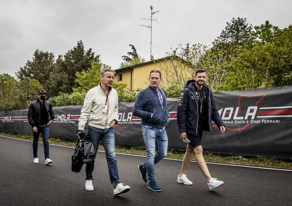 2022-04-21 13:03:16 IMOLA - (VLNR) Max Verstappen (Oracle Red Bull Racing), manager Raymond Vermeulen, Jos Verstappen and personal trainer Bradley Scanes on arrival at the Autodromo Enzo e Dino Ferrari in Imola ahead of the Emilia Romagna F1 Grand Prix. REMKO DE WAAL netherlands out - belgium out Imola xVIxxIVx