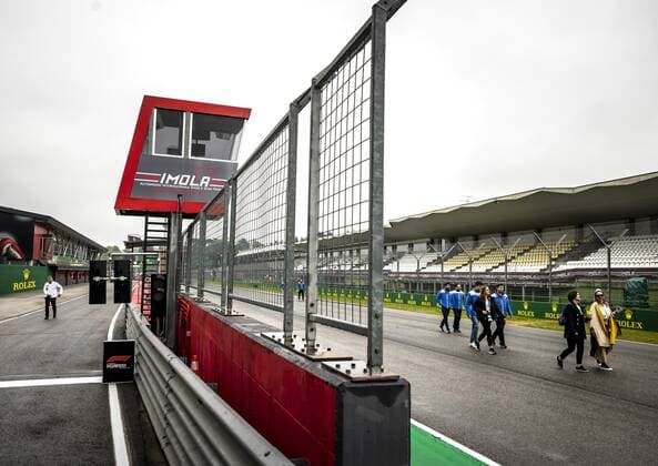 2022-04-21 10:19:23 IMOLA - The Autodromo Enzo e Dino Ferrari in Imola ahead of the Emilia Romagna F1 Grand Prix. REMKO DE WAAL netherlands out - belgium out Imola xVIxxIVx