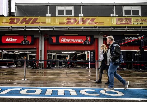 2022-04-21 10:12:39 IMOLA - The pit lane containing the garage of Max Verstappen (Oracle Red Bull Racing) on the Autodromo Enzo e Dino Ferrari ahead of the Emilia Romagna F1 Grand Prix. REMKO DE WAAL netherlands out - belgium out Imola xVIxxIVx