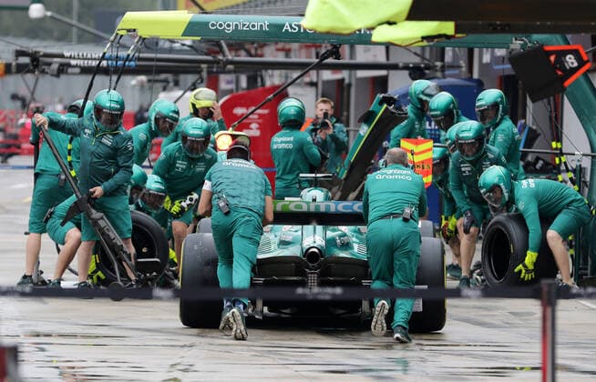 Boxenstopp-Training Aston Martin, ITA, Formel 1 Grand Prix Emilia Romagna, Imola, 21.04.2022 ITA, Formel 1 Grand Prix Emilia Romagna, Imola, 21.04.2022