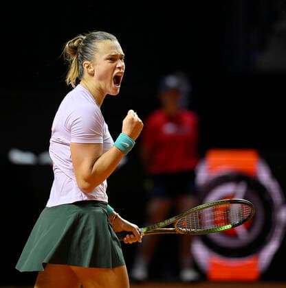 Sport Bilder des Tages Aryna Sabalenka BLR Jubel Freude Emotion Tennis Damen Porsche-Cup Porsche Tennis Grand Prix GP Stuttgart 2022 Porsche Arena 21.04.2022 DFL REGULATIONS PROHIBIT ANY USE OF PHOTOGRAPHS AS IMAGE SEQUENCES AND OR QUASI-VIDEO Porsche Tennis Grand Prix GP Stuttgart 2022