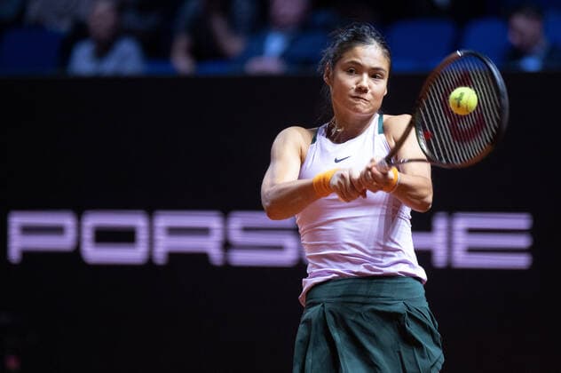 Emma Raducanu (GBR). Deutschland, Stuttgart, 21.04.2022, Tennis, Porsche Tennis Grand Prix, 2022, Runde 2, T.Korpatsch(GER) - E.Raducanu (GBR), Porsche Arena Foto: A2 Bildagentur Peter Hartenfelser