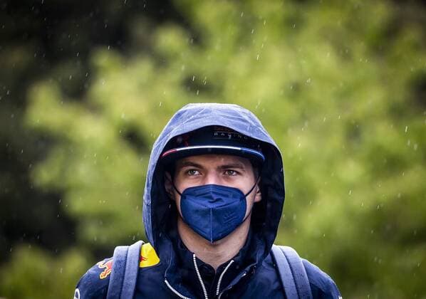 IMOLA - Max Verstappen (Oracle Red Bull Racing) arriving at the track ahead of the 1st free practice session of the Emilia Romagna F1 Grand Prix at Autodromo Enzo e Dino Ferrari. REMKO DE WAAL GP Emilia - Romagna 2022 - Practice 1 2022 xVIxANPxSportx xxANPxIVx