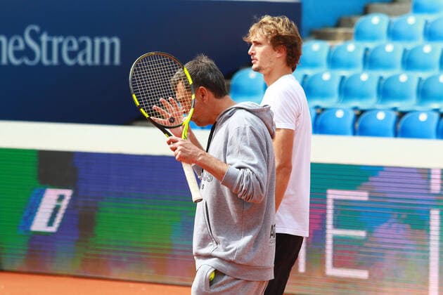 Alexander Zverev und sein Trainer beim Training Tennis Auftakt-PK und Enthuellung BMW-Siegerfahrzeug BMW Open by American Express 2022 22.04.2022 FOTO: Mladen Lackovic LakoPress
