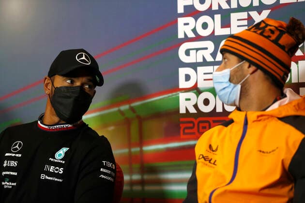 44 Lewis Hamilton (GBR, Mercedes-AMG Petronas F1 Team), 3 Daniel Ricciardo (AUS, McLaren F1 Team), F1 Grand Prix of Emilia Romagna at Autodromo Enzo e Dino Ferrari on April 22, 2022 in Imola, Italy. (Photo by Carl Bingham LAT Motorsport Images DPPI via HOCH ZWEI) Imola Italy