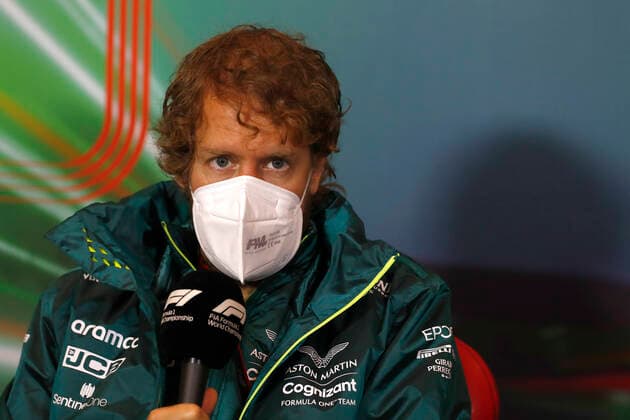 5 Sebastian Vettel (DEU, Aston Martin Aramco Cognizant F1 Team), F1 Grand Prix of Emilia Romagna at Autodromo Enzo e Dino Ferrari on April 22, 2022 in Imola, Italy. (Photo by Carl Bingham LAT Motorsport Images DPPI via HOCH ZWEI) Imola Italy