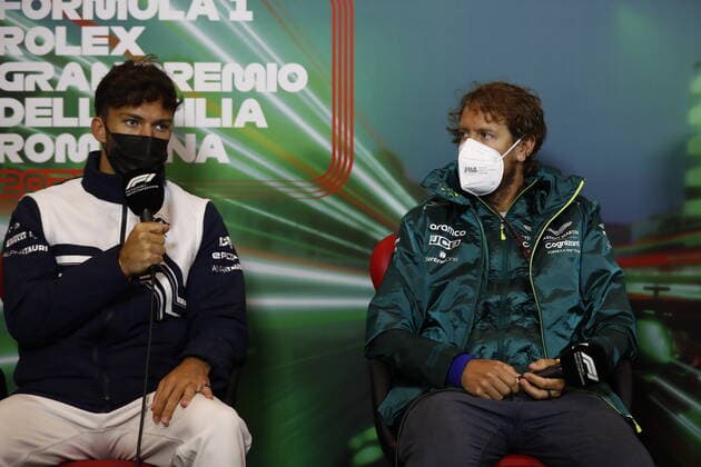 10 Pierre Gasly (FRA, Scuderia AlphaTauri), 5 Sebastian Vettel (DEU, Aston Martin Aramco Cognizant F1 Team), F1 Grand Prix of Emilia Romagna at Autodromo Enzo e Dino Ferrari on April 22, 2022 in Imola, Italy. (Photo by Carl Bingham LAT Motorsport Images DPPI via HOCH ZWEI) Imola Italy