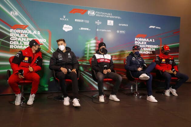 16 Charles Leclerc (MCO, Scuderia Ferrari), 63 George Russell (GBR, Mercedes-AMG Petronas F1 Team), 77 Valtteri Bottas (FIN, Alfa Romeo F1 Team ORLEN), 1 Max Verstappen (NLD, Oracle Red Bull Racing), 55 Carlos Sainz (ESP, Scuderia Ferrari), F1 Grand Prix of Emilia Romagna at Autodromo Enzo e Dino Ferrari on April 22, 2022 in Imola, Italy. (Photo by Carl Bingham LAT Motorsport Images DPPI via HOCH ZWEI) Imola Italy