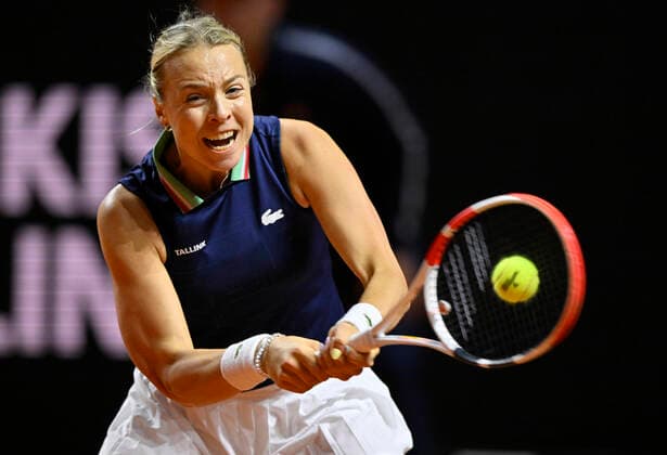 Anett Kontaveit EST Aktion Tennis Damen Porsche-Cup Porsche Tennis Grand Prix GP Stuttgart 2022 Porsche Arena 22.04.2022 DFL REGULATIONS PROHIBIT ANY USE OF PHOTOGRAPHS AS IMAGE SEQUENCES AND OR QUASI-VIDEO Porsche Tennis Grand Prix GP Stuttgart 2022