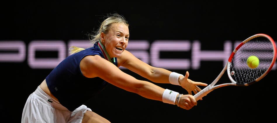Anett Kontaveit EST Aktion Tennis Damen Porsche-Cup Porsche Tennis Grand Prix GP Stuttgart 2022 Porsche Arena 22.04.2022 DFL REGULATIONS PROHIBIT ANY USE OF PHOTOGRAPHS AS IMAGE SEQUENCES AND OR QUASI-VIDEO Porsche Tennis Grand Prix GP Stuttgart 2022