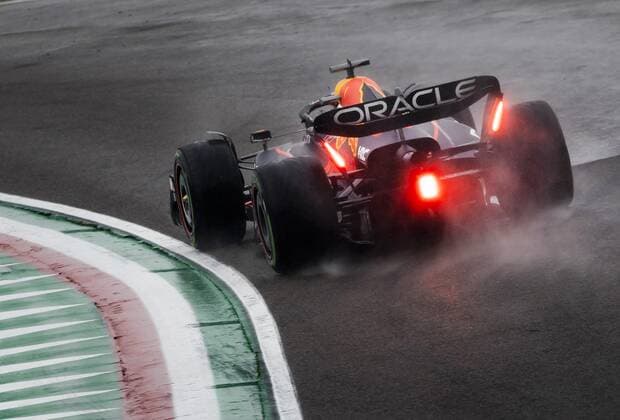IMOLA - Max Verstappen (Oracle Red Bull Racing) on track during practice 1 ahead of the Emilia Romagna F1 Grand Prix at Autodromo Enzo e Dino Ferrari on April 22, 2022 in Imola, Italy. REMKO DE WAAL GP Emilia - Romagna 2022 - Practice 1 2022 xVIxANPxSportx xxANPxIVx