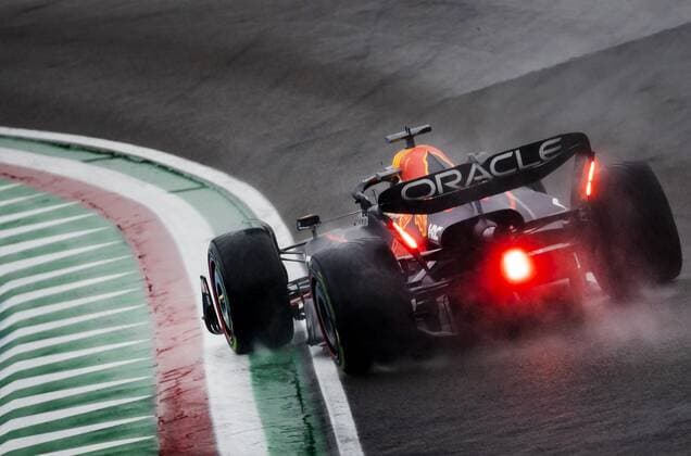 IMOLA - Max Verstappen (Oracle Red Bull Racing) on track during practice 1 ahead of the Emilia Romagna F1 Grand Prix at Autodromo Enzo e Dino Ferrari on April 22, 2022 in Imola, Italy. REMKO DE WAAL GP Emilia - Romagna 2022 - Practice 1 2022 xVIxANPxSportx xxANPxIVx