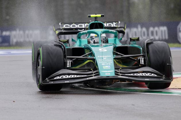 Sebastian Vettel, (GER, Aston Martin Aramco Cognizant F1 Team 5) ITA, Formel 1 Grand Prix Emilia Romagna, Imola, 22.04.2022 ITA, Formel 1 Grand Prix Emilia Romagna, Imola, 22.04.2022 Imola