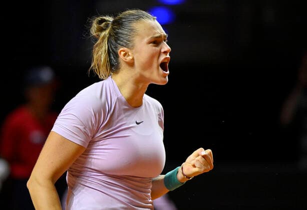 Aryna Sabalenka BLR Jubel Freude Emotion Tennis Damen Porsche-Cup Porsche Tennis Grand Prix GP Stuttgart 2022 Porsche Arena 22.04.2022 DFL REGULATIONS PROHIBIT ANY USE OF PHOTOGRAPHS AS IMAGE SEQUENCES AND OR QUASI-VIDEO Porsche Tennis Grand Prix GP Stuttgart 2022