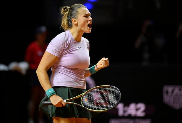 Sport Bilder des Tages Aryna Sabalenka BLR Jubel Freude Emotion Tennis Damen Porsche-Cup Porsche Tennis Grand Prix GP Stuttgart 2022 Porsche Arena 22.04.2022 DFL REGULATIONS PROHIBIT ANY USE OF PHOTOGRAPHS AS IMAGE SEQUENCES AND OR QUASI-VIDEO Porsche Tennis Grand Prix GP Stuttgart 2022