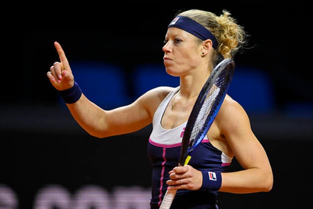 Laura Siegemund GER Jubel Freude Emotion Gestik Geste Tennis Damen Porsche-Cup Porsche Tennis Grand Prix GP Stuttgart 2022 Porsche Arena 22.04.2022 DFL REGULATIONS PROHIBIT ANY USE OF PHOTOGRAPHS AS IMAGE SEQUENCES AND OR QUASI-VIDEO Porsche Tennis Grand Prix GP Stuttgart 2022