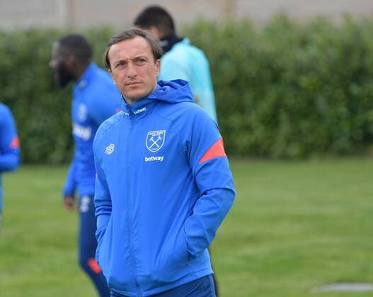 Mandatory Credit: Photo by Arfa Griffiths West Ham United Shutterstock (12905430a) Mark Noble of West Ham United during training West Ham United First Team Training, Rush Green Training Ground, London, UK - 22 Apr 2022 EDITORIAL USE ONLY No use with unauthorised audio, video, data, fixture lists, club league logos or live services. Online in-match use limited to 120 images, no video emulation. No use in betting, games or single club league player publications. West Ham United First Team Training, Rush Green Training Ground, London, UK - 22 Apr 2022 EDITORIAL USE ONLY No use with unauthorised audio, video, data, fixture lists, club league logos or live services. Online in-match use limited to 120 images, no video emulation. No use in betting, games or single club league player publications. Copyright: xArfaxGriffiths WestxHamxUnited Shutterstockx 12905430a