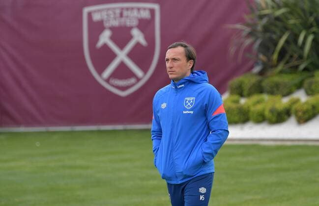 Mandatory Credit: Photo by Arfa Griffiths West Ham United Shutterstock (12905430b) Mark Noble of West Ham United during training West Ham United First Team Training, Rush Green Training Ground, London, UK - 22 Apr 2022 EDITORIAL USE ONLY No use with unauthorised audio, video, data, fixture lists, club league logos or live services. Online in-match use limited to 120 images, no video emulation. No use in betting, games or single club league player publications. West Ham United First Team Training, Rush Green Training Ground, London, UK - 22 Apr 2022 EDITORIAL USE ONLY No use with unauthorised audio, video, data, fixture lists, club league logos or live services. Online in-match use limited to 120 images, no video emulation. No use in betting, games or single club league player publications. Copyright: xArfaxGriffiths WestxHamxUnited Shutterstockx 12905430b