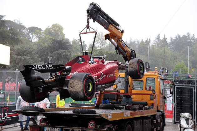 Unfallwagen Carlos Sainz jr., (ESP, Scuderia Ferrari 55) ITA, Formel 1 Grand Prix Emilia Romagna, Imola, 22.04.2022 ITA, Formel 1 Grand Prix Emilia Romagna, Imola, 22.04.2022 Imola