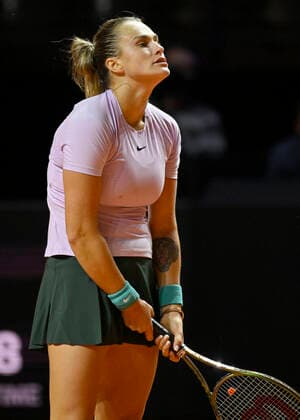 Aryna Sabalenka BLR enttaeuscht Tennis Damen Porsche-Cup Porsche Tennis Grand Prix GP Stuttgart 2022 Porsche Arena 22.04.2022 DFL REGULATIONS PROHIBIT ANY USE OF PHOTOGRAPHS AS IMAGE SEQUENCES AND OR QUASI-VIDEO Porsche Tennis Grand Prix GP Stuttgart 2022