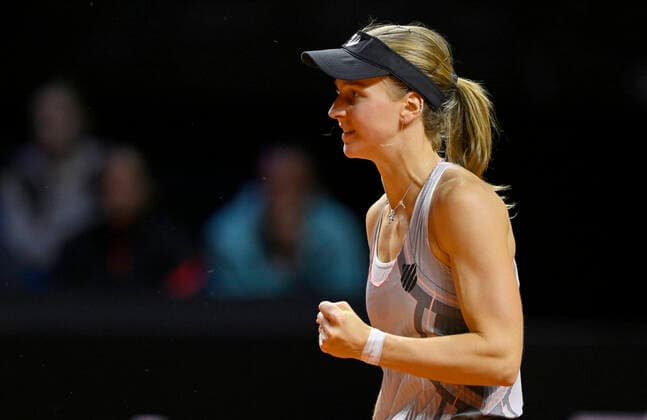 Liudmila Samsonova RUS Jubel Freude Emotion Tennis Damen Porsche-Cup Porsche Tennis Grand Prix GP Stuttgart 2022 Porsche Arena 22.04.2022 DFL REGULATIONS PROHIBIT ANY USE OF PHOTOGRAPHS AS IMAGE SEQUENCES AND OR QUASI-VIDEO Porsche Tennis Grand Prix GP Stuttgart 2022