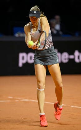 Liudmila Samsonova RUS Aktion Tennis Damen Porsche-Cup Porsche Tennis Grand Prix GP Stuttgart 2022 Porsche Arena 22.04.2022 DFL REGULATIONS PROHIBIT ANY USE OF PHOTOGRAPHS AS IMAGE SEQUENCES AND OR QUASI-VIDEO Porsche Tennis Grand Prix GP Stuttgart 2022