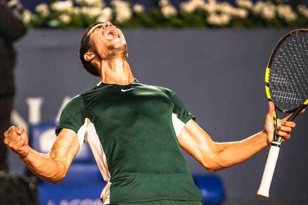 April 22, 2022, Barcelona, Catalonia, Spain: CARLOS ALCARAZ (ESP) celebrates his victory against Stefanos Tsitsipas (GRE) at Day 5 of the Barcelona Open Banc Sabadell 2022. Alcaraz wins 6:4, 5:7, 6:2. Barcelona Spain - ZUMAo105 20220422_zap_o105_080 Copyright: xMatthiasxOesterlex