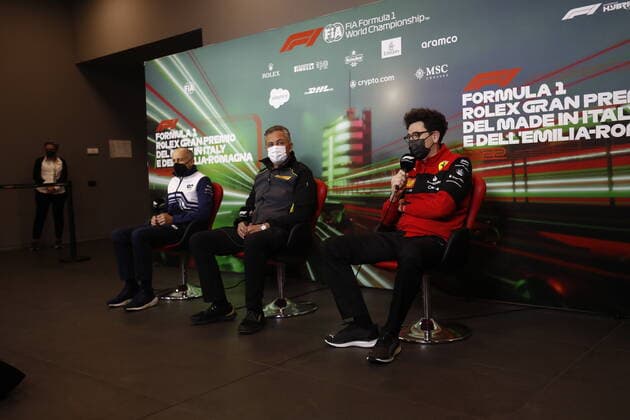 Franz Tost (AUT, Scuderia AlphaTauri), Mario Isola (ITA, Pirelli Motorsport), Mattia Binotto (ITA, Scuderia Ferrari), F1 Grand Prix of Emilia Romagna at Autodromo Enzo e Dino Ferrari on April 23, 2022 in Imola, Italy. (Photo by Carl Bingham LAT Motorsport Images DPPI via HOCH ZWEI) Imola Italy