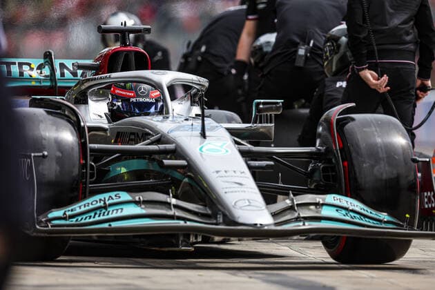 63 RUSSELL George (gbr), Mercedes AMG F1 Team W13, action during the Formula 1 Grand Premio del Made in Italy e dell Emilia-Romagna 2022, 4th round of the 2022 FIA Formula One World Championship, WM, Weltmeisterschaft on the Imola Circuit, from April 22 to 24, 2022 in Imola, Italy - F1 - EMILIA ROMAGNA GRAND PRIX 2022 DPPI Panoramic  00122010_G00D2441.JPG_
