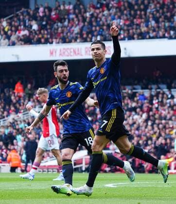 Bilder des Jahres 2022, Sport 04 April Sport Themen der Woche KW16 Mandatory Credit: Photo by Javier Garcia Shutterstock (12905316i) Cristiano Ronaldo of Manchester United, ManU celebrates scoring a goal after making it 1-2 Arsenal v Manchester United, Premier League, Football, Emirates Stadium, London, UK - 23 Apr 2022 EDITORIAL USE ONLY No use with unauthorised audio, video, data, fixture lists, club league logos or live services. Online in-match use limited to 120 images, no video emulation. No use in betting, games or single club league player publications. Arsenal v Manchester United, Premier League, Football, Emirates Stadium, London, UK - 23 Apr 2022 EDITORIAL USE ONLY No use with unauthorised audio, video, data, fixture lists, club league logos or live services. Online in-match use limited to 120 images, no video emulation. No use in betting, games or single club league player publications.  Copyright: xJavierxGarcia Shutterstockx 12905316i