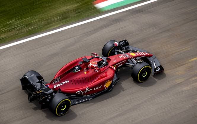 IMOLA - Charles Leclerc (16) with the Ferrari on the track during the 2nd practice session ahead of the F1 Grand Prix of Emilia Romagna at Autodromo Enzo e Dino Ferrari on April 23, 2022 in Imola, Italy. REMKO DE WAAL GP Emilia - Romagna 2022 - Practice 2 2022 xVIxANPxSportx xxANPxIVx