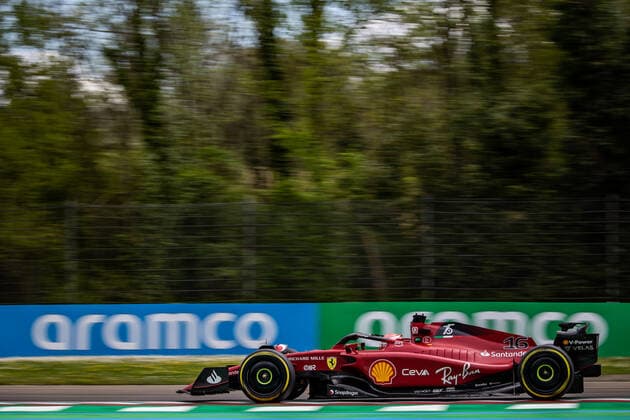 16 LECLERC Charles (mco), Scuderia Ferrari F1-75, action during the Formula 1 Grand Premio del Made in Italy e dell Emilia-Romagna 2022, 4th round of the 2022 FIA Formula One World Championship, WM, Weltmeisterschaft on the Imola Circuit, from April 22 to 24, 2022 in Imola, Italy - F1 - EMILIA ROMAGNA GRAND PRIX 2022 DPPI Panoramic  00122010_GH_78477