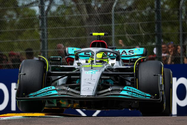 44 HAMILTON Lewis (gbr), Mercedes AMG F1 Team W13, action during the Formula 1 Grand Premio del Made in Italy e dell Emilia-Romagna 2022, 4th round of the 2022 FIA Formula One World Championship, WM, Weltmeisterschaft on the Imola Circuit, from April 22 to 24, 2022 in Imola, Italy - F1 - EMILIA ROMAGNA GRAND PRIX 2022 DPPI Panoramic  20220423_AC9I1181