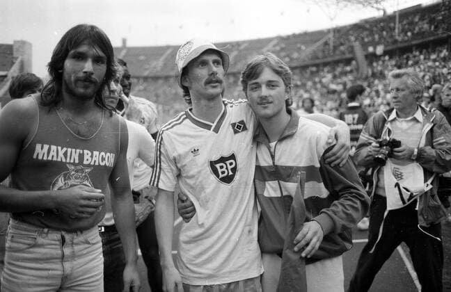 DFB-Pokal Finale 1987 Hamburger SV - Stuttgarter Kickers Deutschland, Berlin, 20.06.1987, Fussball, DFB-Pokal, Saison 1986 1987, Finale Berlin, Hamburger SV - Stuttgarter Kickers (3:1): Dirk Kurtenbach (Stuttgarter Kickers), DFL DFB REGULATIONS PROHIBIT ANY USE OF PHOTOGRAPHS AS IMAGE SEQUENCES AND OR QUASI-VIDEO. *** DFB Pokal Final 1987 Hamburger SV Stuttgarter Kickers Germany, Berlin, 20 06 1987, Football, DFB Pokal, Season 1986 1987, Final Berlin, Hamburger SV Stuttgarter Kickers 3 1 Dirk Kurtenbach Stuttgarter Kickers , DFL DFB REGULATIONS PROHIBIT ANY USE OF PHOTOGRAPHS AS IMAGE SEQUENCES AND OR QUASI VIDEO