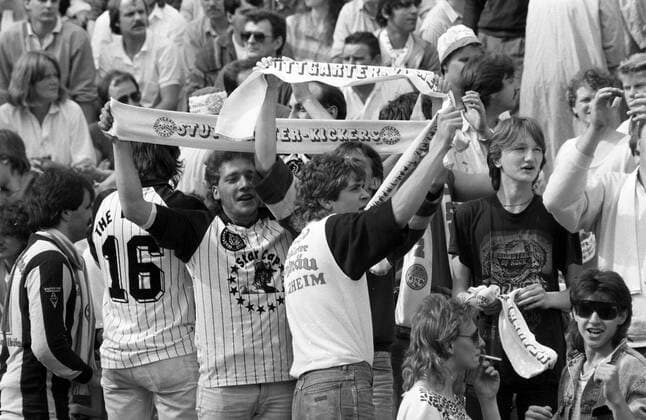 DFB-Pokal Finale 1987 Hamburger SV - Stuttgarter Kickers Deutschland, Berlin, 20.06.1987, Fussball, DFB-Pokal, Saison 1986 1987, Finale Berlin, Hamburger SV - Stuttgarter Kickers (3:1): Stuttgarter Kickers Fans, DFL DFB REGULATIONS PROHIBIT ANY USE OF PHOTOGRAPHS AS IMAGE SEQUENCES AND OR QUASI-VIDEO. *** DFB Pokal Final 1987 Hamburger SV Stuttgarter Kickers Germany, Berlin, 20 06 1987, Football, DFB Pokal, Season 1986 1987, Final Berlin, Hamburger SV Stuttgarter Kickers 3 1 Stuttgarter Kickers Fans, DFL DFB REGULATIONS PROHIBIT ANY USE OF PHOTOGRAPHS AS IMAGE SEQUENCES AND OR QUASI VIDEO