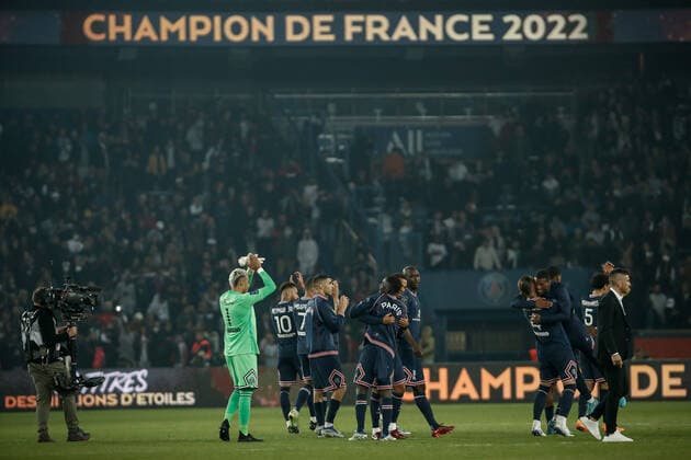 Bilder des Jahres 2022, Sport 04 April Sport Themen der Woche KW16 Sport Bilder des Tages Fußball, Paris St. Germain - RC Lens Le Paris Saint Germain est champion de France 2022 apres leur match nul contre Lens FOOTBALL : Paris Saint Germain vs RC Lens - Ligue 1 Uberteat - 23 04 2022 AurelienMorissard Panoramic 