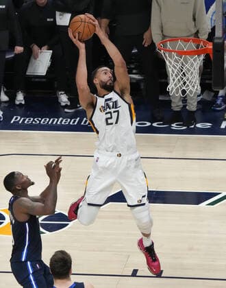 Utah Jazz center Rudy Gobert (27) dunks for the game winning shot as Dallas Mavericks forward Dorian Finney-Smith (10) looks on during a NBA, Basketball Herren, USA first round playoff, game four, between Utah Jazz and Dallas Mavericks, in Vivint Smart Home Arena in Salt Lake City, Utah, US, 23 April 2022. Utah Jazz vs Dallas Mavericks !ACHTUNG: NUR REDAKTIONELLE NUTZUNG!  Copyright: xGEORGExFREYx AME3437 20220423-6738895d270c691445f206353cbfa5c0dc4da15f