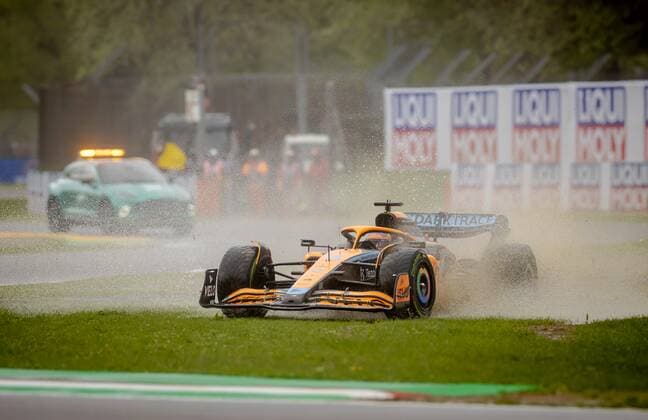 IMOLA - Daniel Ricciardo (3) driving the McLaren MCL36 during the Emilia Romagna F1 Grand Prix at Autodromo Enzo e Dino Ferrari on April 24, 2022 in Imola, Italy. REMKO DE WAAL GP Emilia - Romagna 2022 - RACE 2022 xVIxANPxSportx xxANPxIVx
