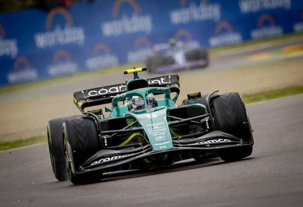 IMOLA - Sebastian Vettel (5) driving the Aston Martin AMR22 during the Emilia Romagna F1 Grand Prix at Autodromo Enzo e Dino Ferrari on April 24, 2022 in Imola, Italy. REMKO DE WAAL GP Emilia - Romagna 2022 - RACE 2022 xVIxANPxSportx xxANPxIVx