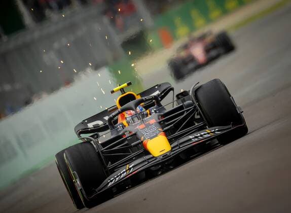IMOLA - Sergio Perez (11) driving the Oracle Red Bull Racing RB18 Honda during the Emilia Romagna F1 Grand Prix at Autodromo Enzo e Dino Ferrari on April 24, 2022 in Imola, Italy. REMKO DE WAAL GP Emilia - Romagna 2022 - RACE 2022 xVIxANPxSportx xxANPxIVx