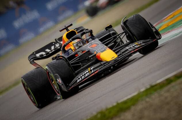 IMOLA - Max Verstappen (1) with the Oracle Red Bull Racing RB18 Honda during the F1 Grand Prix of Emilia Romagna at Autodromo Enzo e Dino Ferrari on April 24, 2022 in Imola, Italy. REMKO DE WAAL GP Emilia - Romagna 2022 - RACE 2022 xVIxANPxSportx xxANPxIVx
