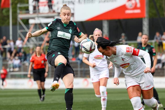 Flyeralarm Frauen - Bundesliga 2021-2022, 1. FC Köln - SV Werder Bremen Peggy Kuznik (FC, 21) Köln Franz-Kremer-Stadion, Rasen Nordrhein-Westfalen Deutschland