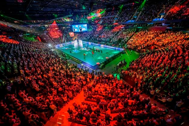 Hamburg, Deutschland 24. April 2022: Handball DHB-Pokal - 21 22 - Finale - THW Kiel vs. SC Magdeburg Übersicht Arena Hamburg Barclays Arena Hamburg Deutschland