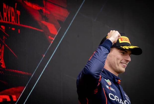 IMOLA - Oracle Red Bull Racing s Max Verstappen (1) on the podium after winning the Emilia Romagna F1 Grand Prix at Autodromo Enzo e Dino Ferrari on April 24, 2022 in Imola, Italy. REMKO DE WAAL GP Emilia - Romagna 2022 - RACE 2022 xVIxANPxSportx xxANPxIVx