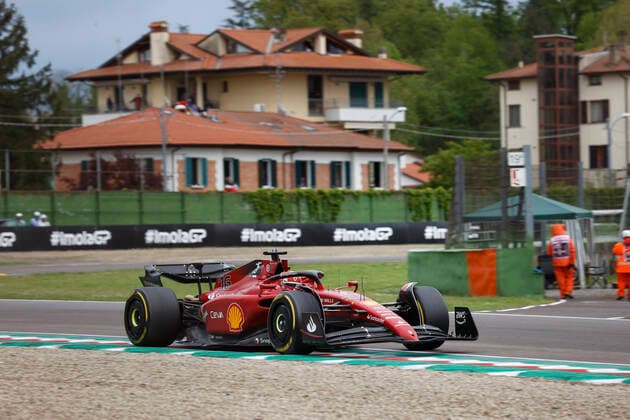 16 Charles Leclerc (MCO, Scuderia Ferrari), F1 Grand Prix of Emilia Romagna at Autodromo Enzo e Dino Ferrari on April 24, 2022 in Imola, Italy. (Photo by HOCH ZWEI) Imola Italy